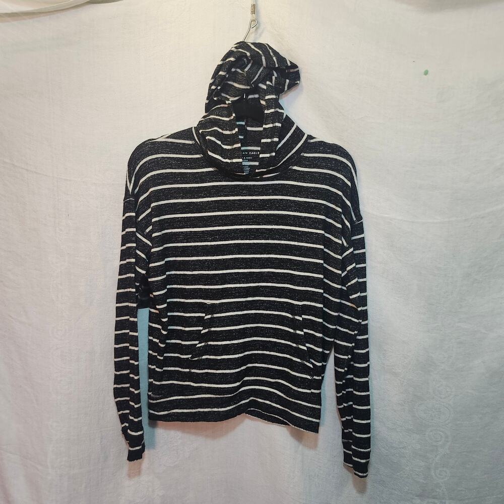 Soft Knit Striped Sz Large American Eagle hooded Sweatshirt long Sleeve